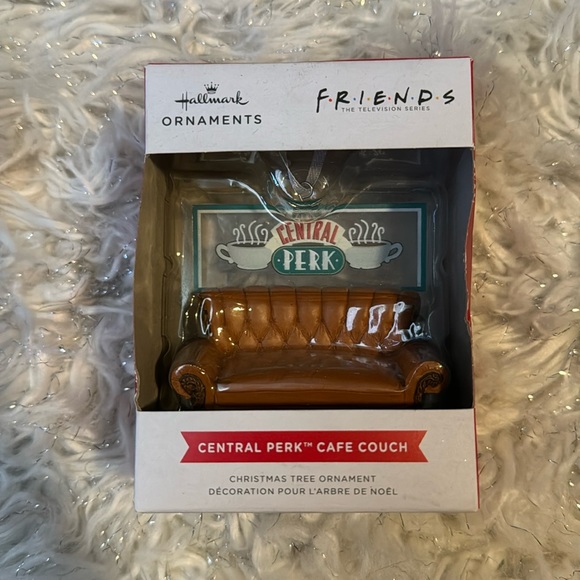 Other - NIB Friends couch ornament